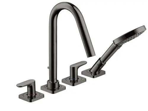 Schwarze Wannenarmatur mit einem hohen Auslauf und einem abnehmbaren Handbrausekopf, zwei separaten Hebeln für Kalt- und Warmwasser.